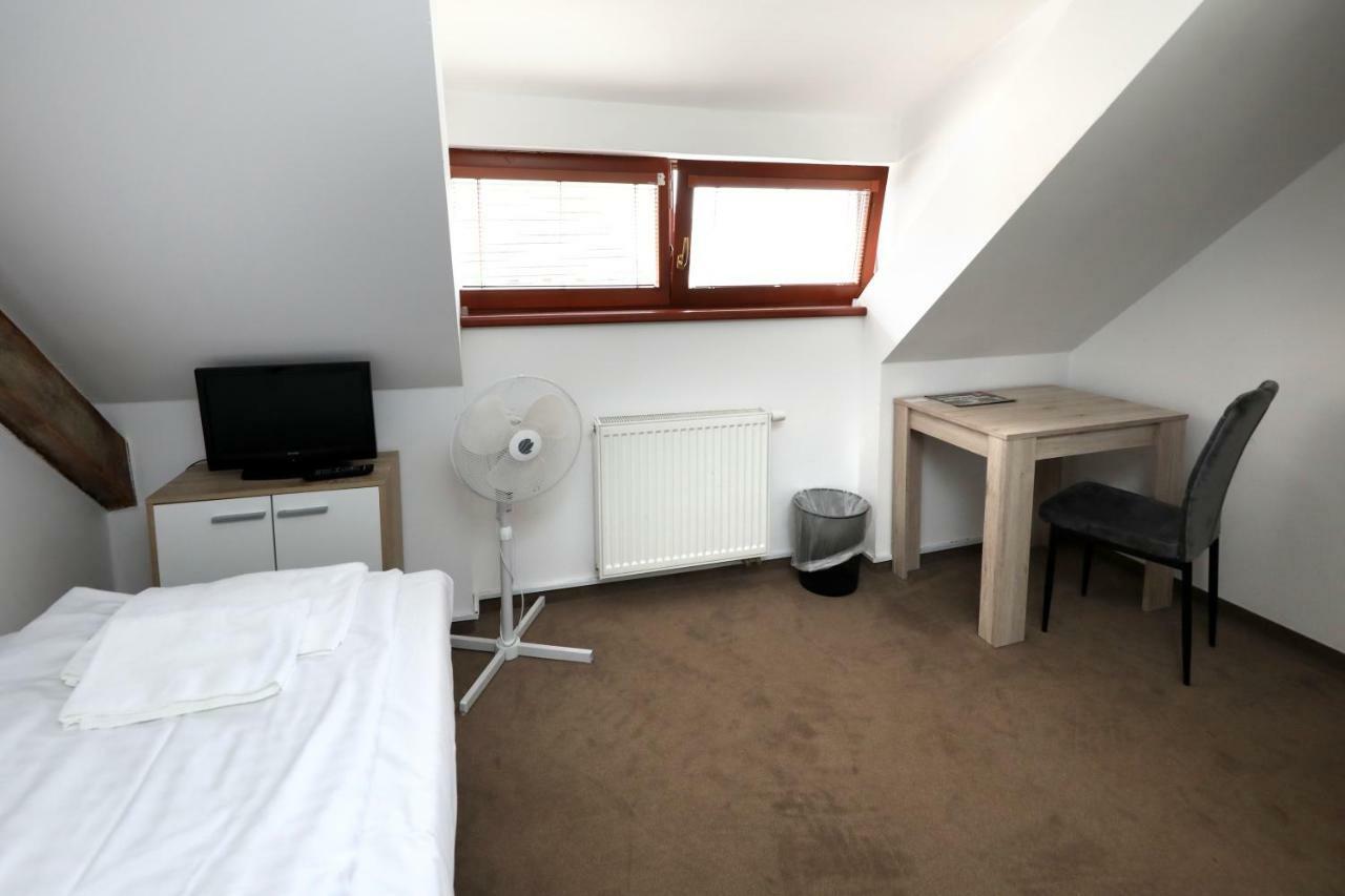 Pension U Tří sedláků Ceske Budejovice Exterior foto